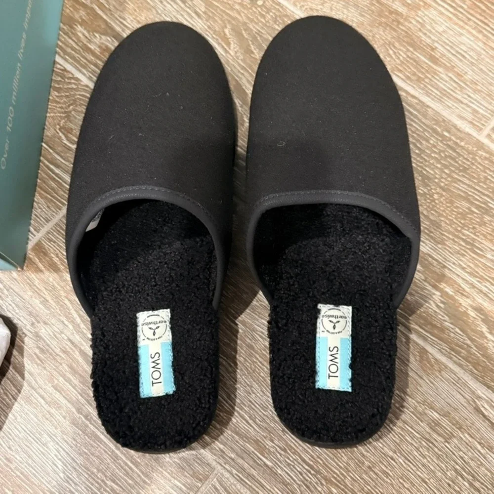 Toms brand new